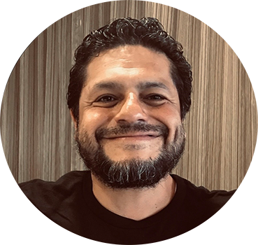 Eli Villanueva headshot